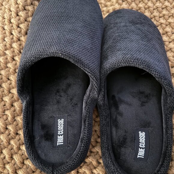 True Classic Black Fleece House Slippers Men's Large (10-11) NWOT - Picture 4 of 5